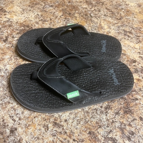 Sanuk Black Beer Cozy Flip Flops Kids Size 13 or 1 - Picture 4 of 7